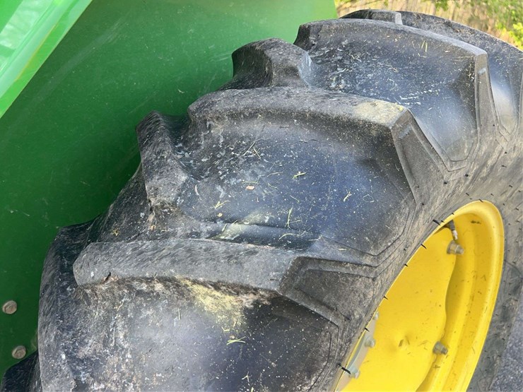 john-deere-5210-image-26
