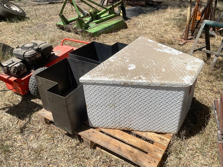 #1074-•-trailer-tool-box-image-5