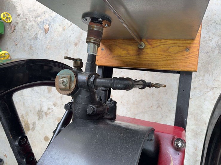 international-harvester-famous-4hp-image-17