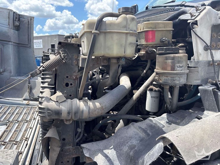 2006-gmc-c7500-crew-cab-flatbed-dump-truck-image-23
