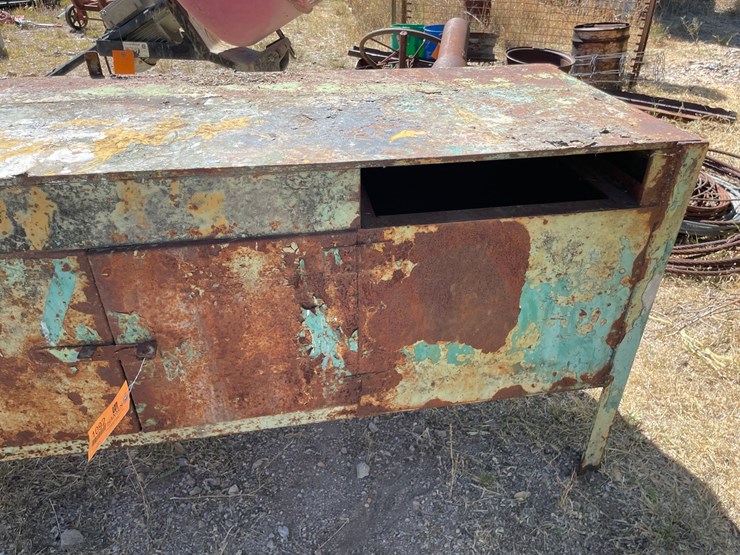 #1092-•-metal-work-bench-image-5