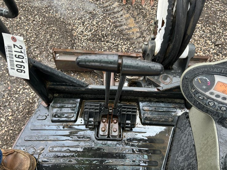 2015-bobcat-e35-image-21