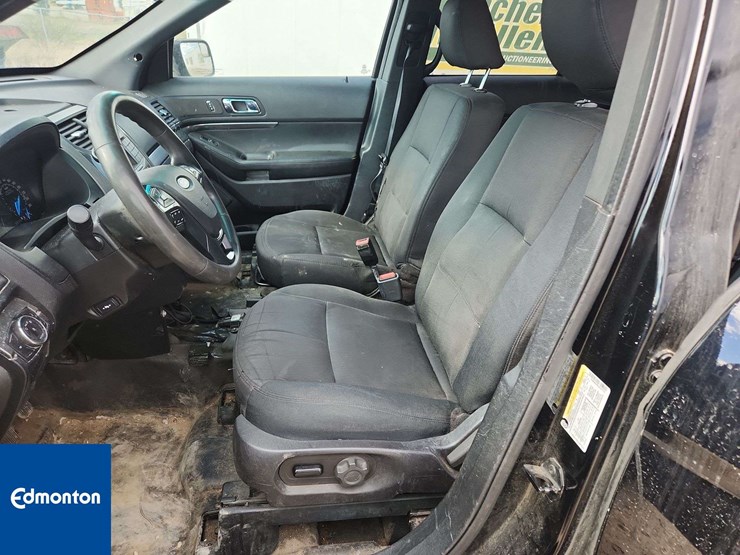 2018-ford-explorer-image-14