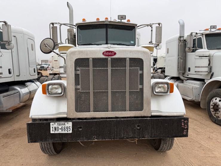 2013-peterbilt-367-image-2