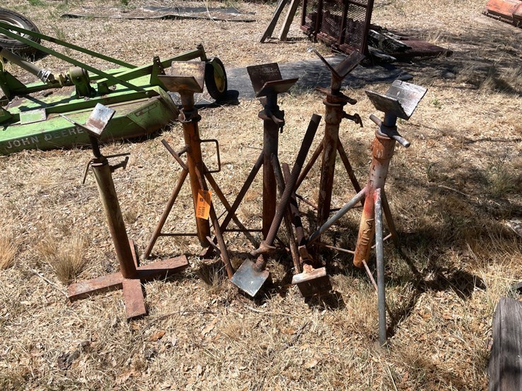 #1071-•-pipe-stands-image-1