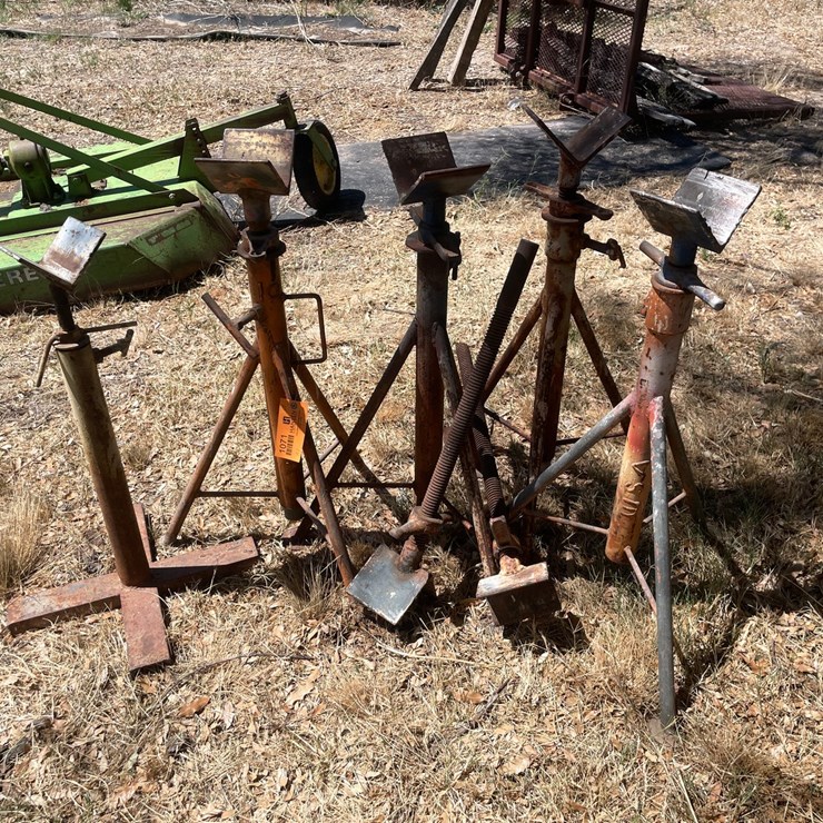 #1071 • Pipe Stands