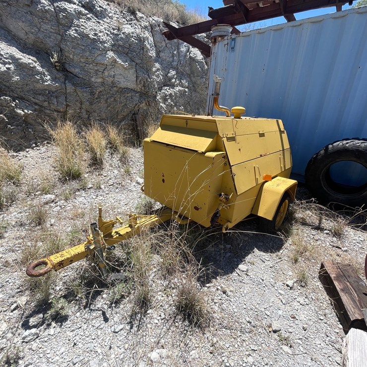 #1048 • Air Compressor