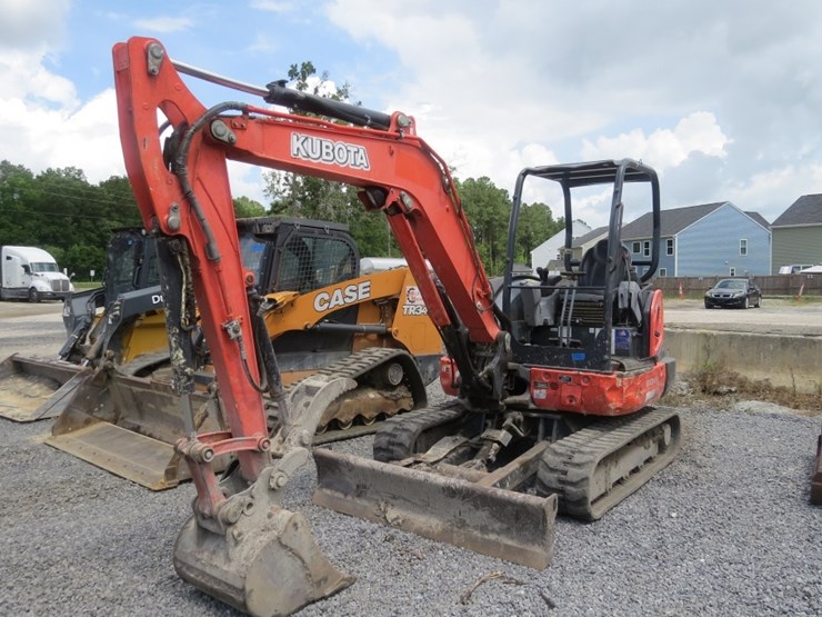 2020-kubota-kx040-4-image-1