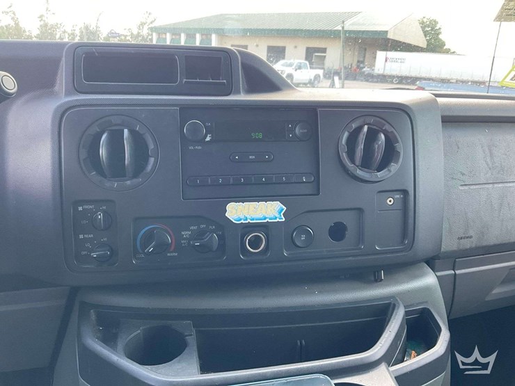 2012-ford-cargo-image-12