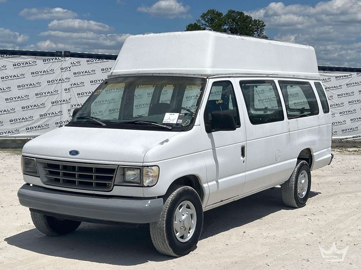 1992-ford-cargo-image-1