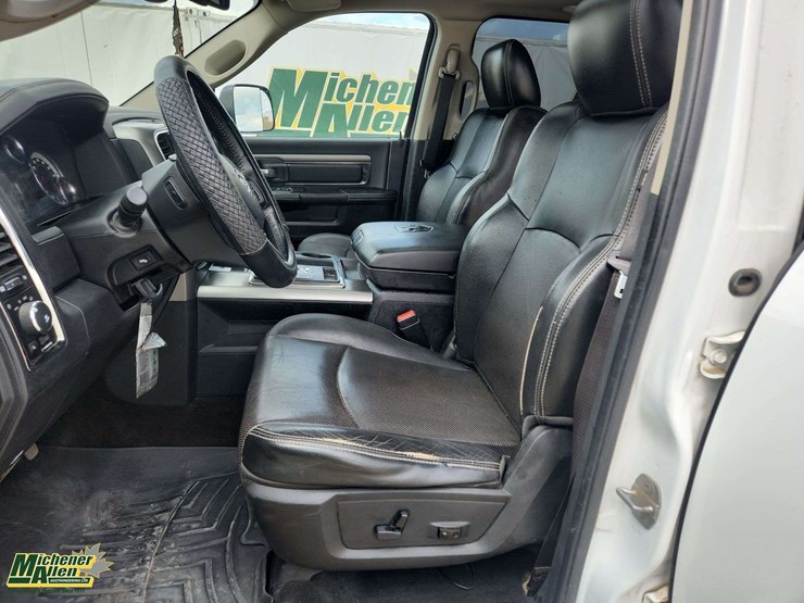 2013-dodge-1500-image-17