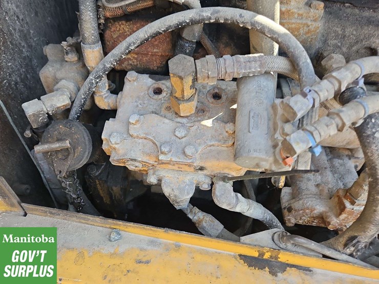 caterpillar-140h-image-37