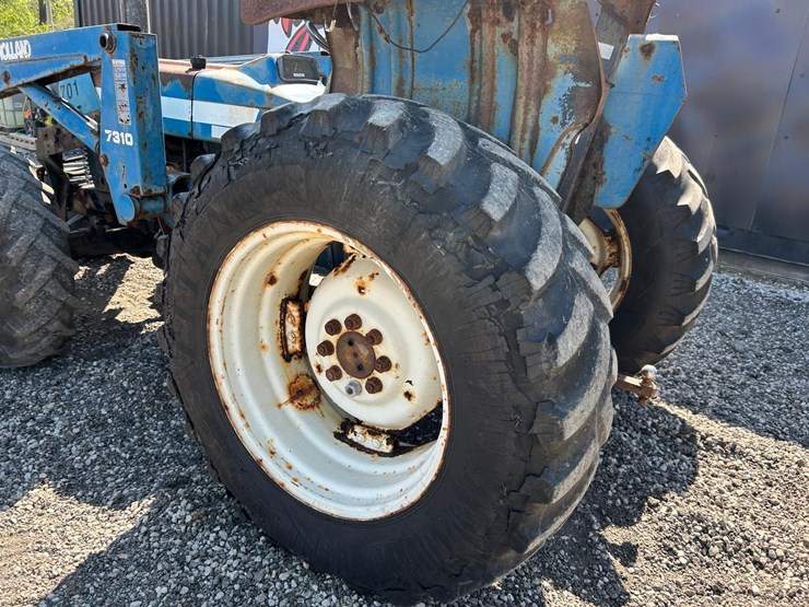 new-holland-3930-image-15