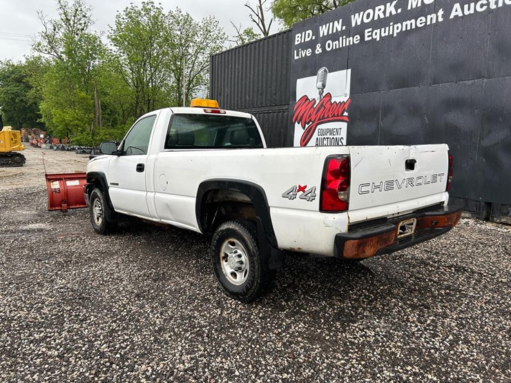 2006-chevrolet-2500-image-2
