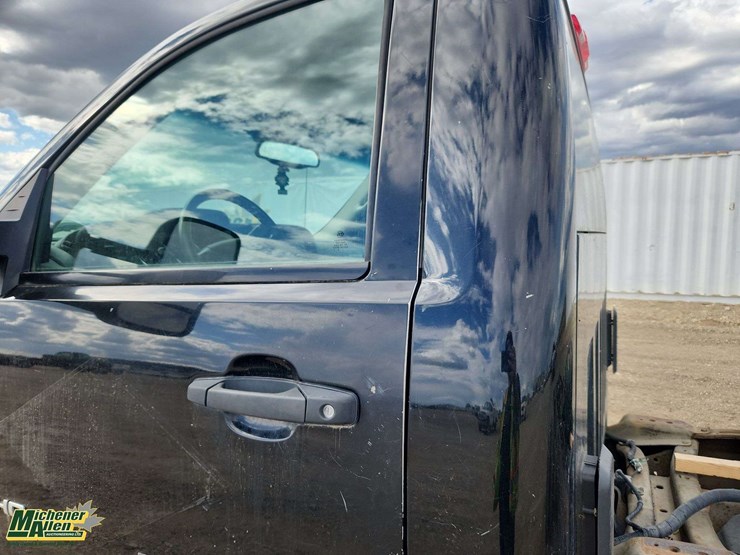 2012-chevrolet-silverado-3500-image-42