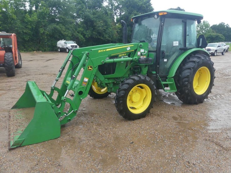 2021-john-deere-5075e-image-1