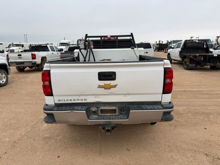 2018-chevrolet-silverado-2500hd-image-5