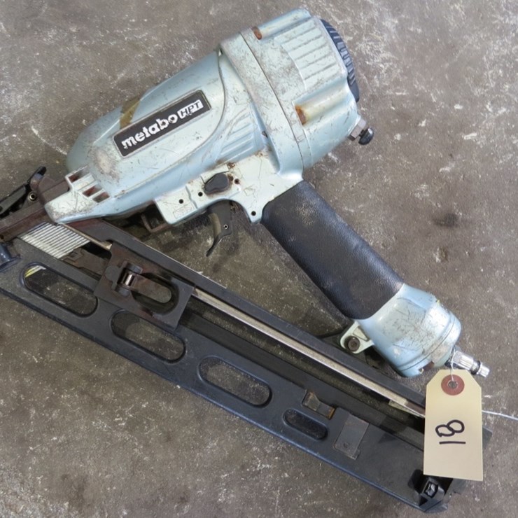 METABO NAIL GUN