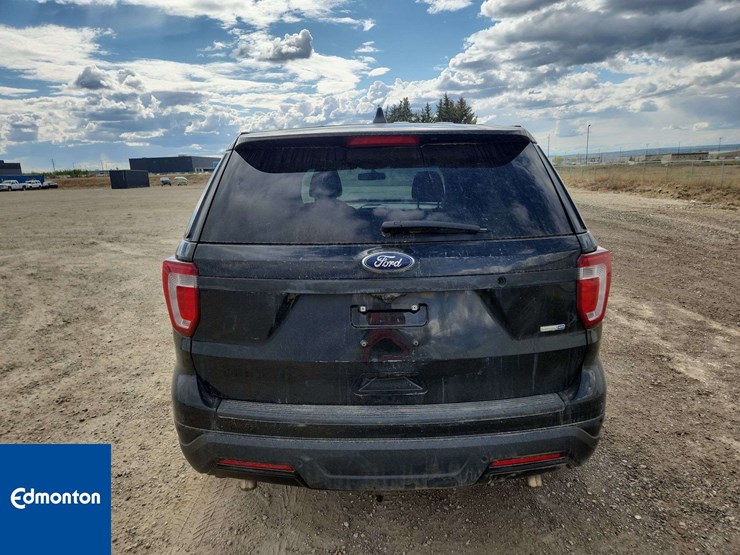 2018-ford-explorer-image-8