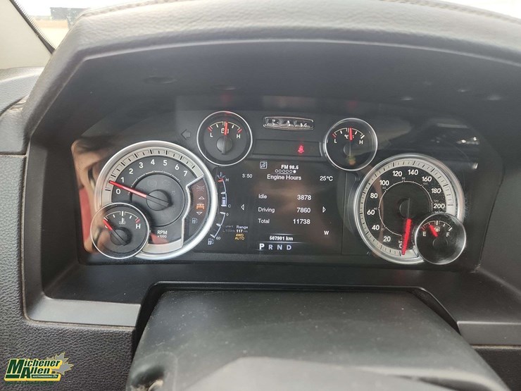 2013-dodge-1500-image-8