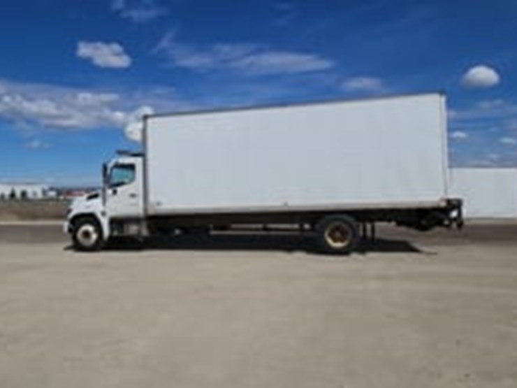2016-hino-308-image-5