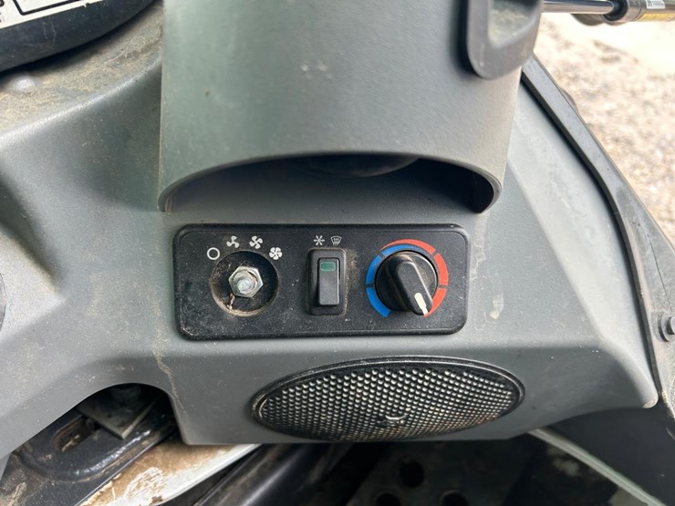 2019-bobcat-t770-image-23