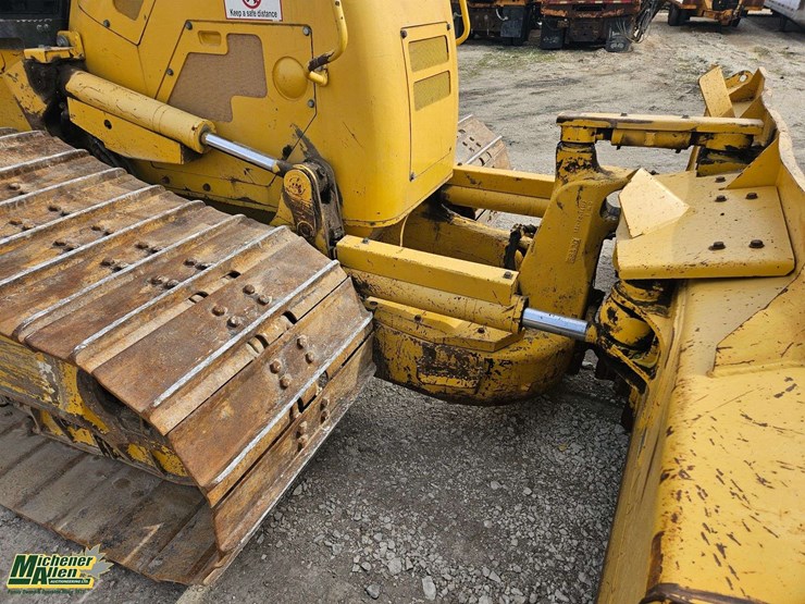 2017-komatsu-d61px-24-image-8