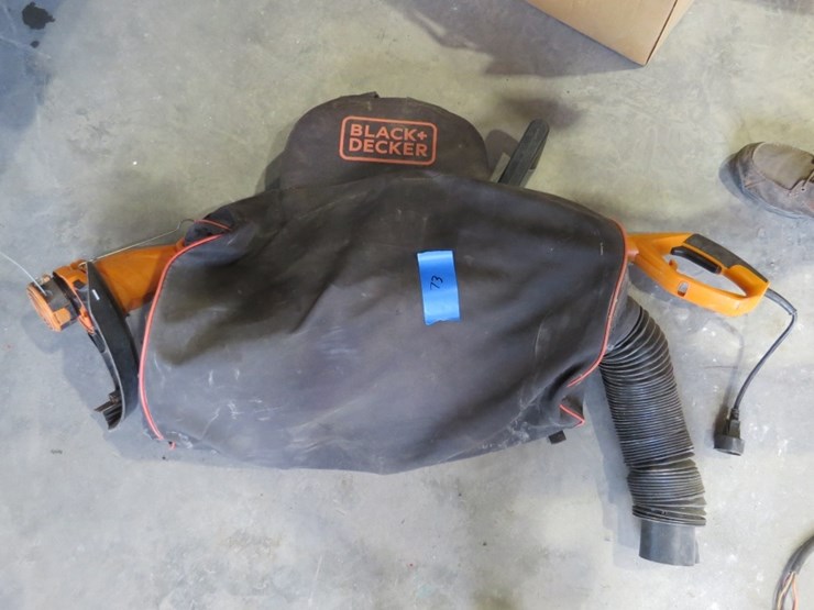 black-&-decker-weedeater-w/vacuum-bag-image-1
