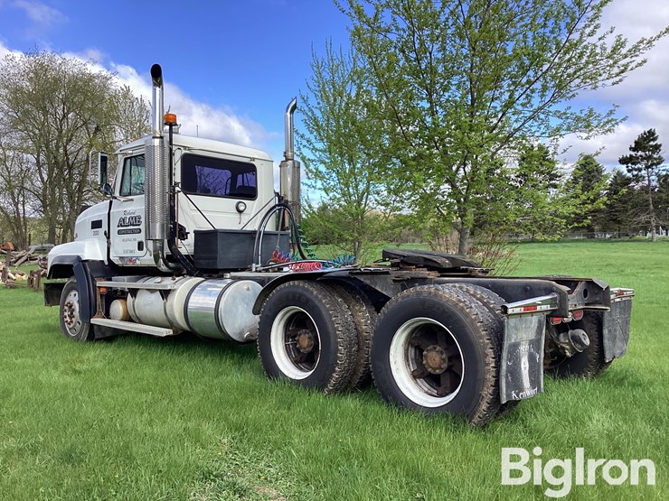 2000-mack-cl713-image-7