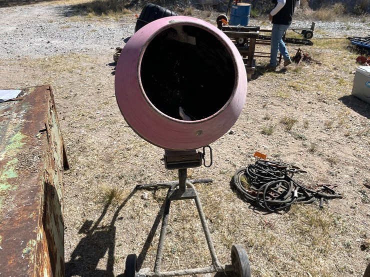 #1083-•-electric-pro-force-concrete-mixer-image-2