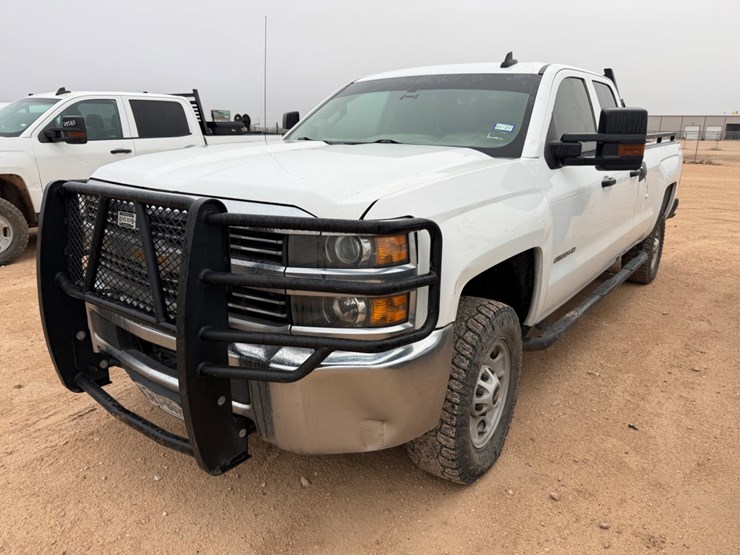 2016-chevrolet-silverado-2500hd-image-1