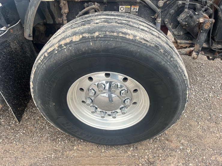 2015-kenworth-t800-image-11