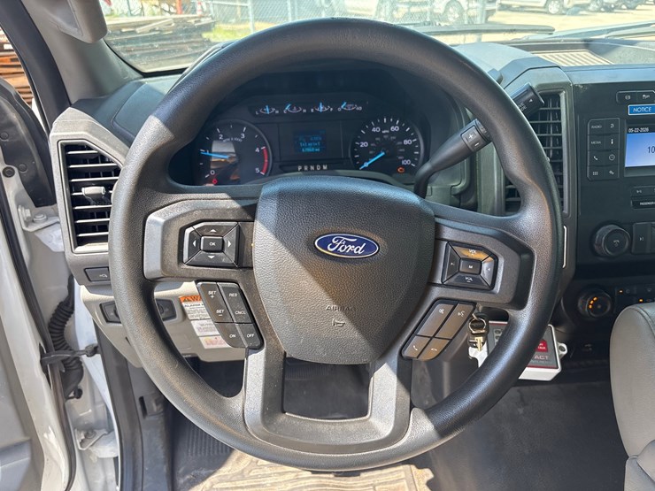 2022-ford-f550-image-14