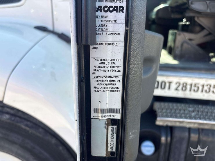 2017-peterbilt-337-image-5