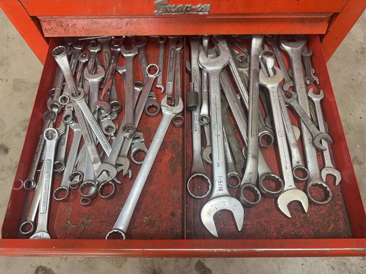 snap-on-tool-cabinet-with-assorted-tools-image-15