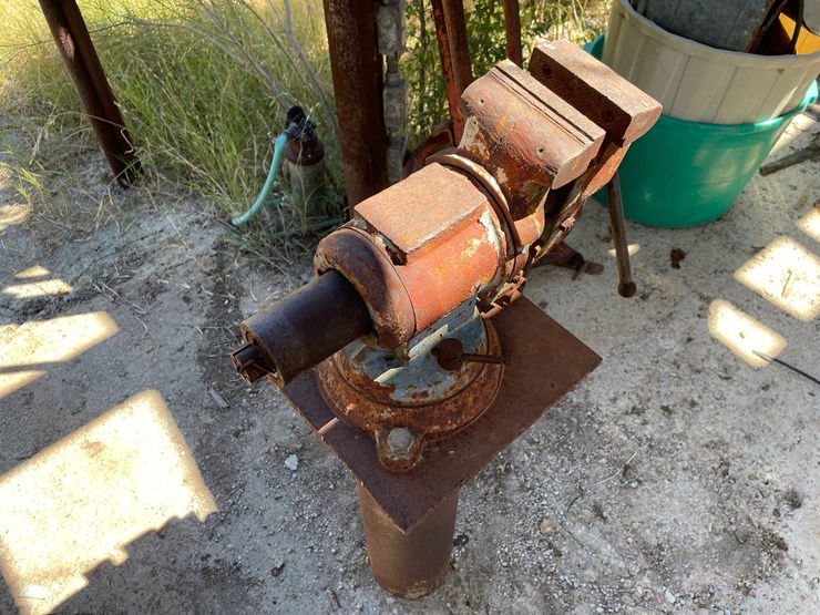 #1088-•-allied-multi-purpose-bench-vise-image-5