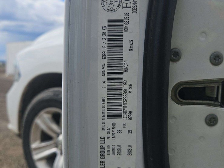 2014-dodge-1500-image-36