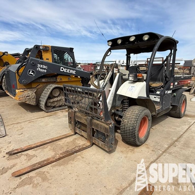 (5-27) 2013 BOBCAT 5600 Toolcat, S/N-A94X14028, w/...