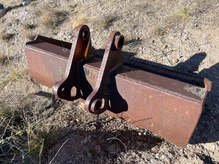 #1044-•-backhoe-bucket,-with-cutting-edge-image-5