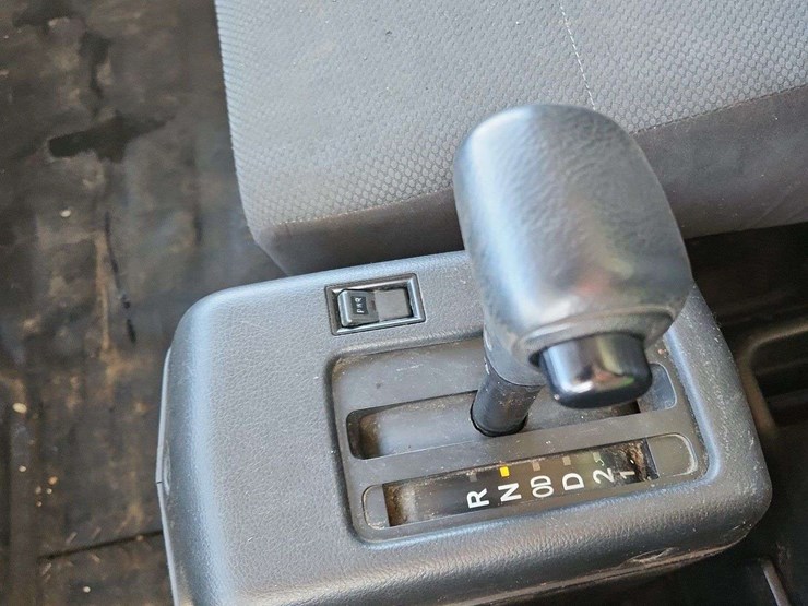 2016-hino-308-image-11