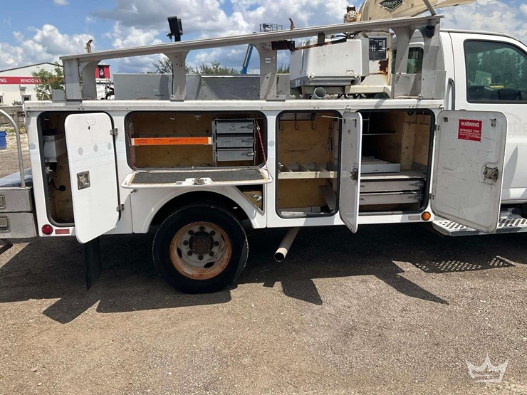 2005-gmc-c4500-versalift-tel29n-02-29ft.-insulated-bucket-truck-image-25