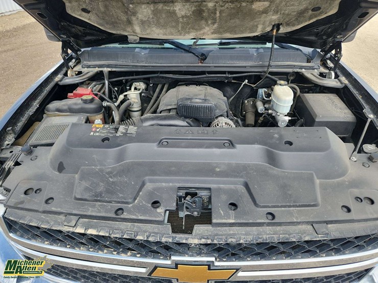2012-chevrolet-silverado-3500-image-24