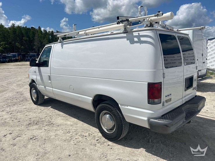 2005-ford-cargo-image-4