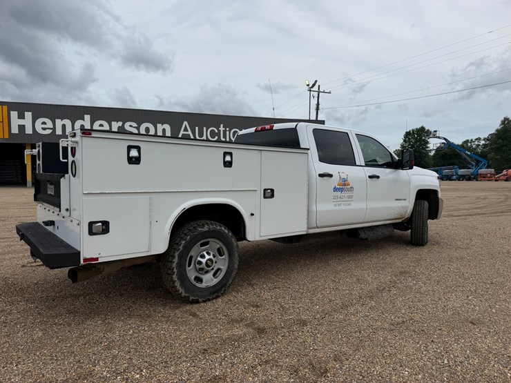 2019-chevrolet-2500-image-3