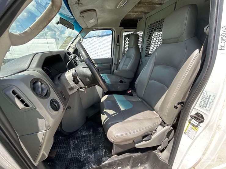 2009-ford-cargo-image-13