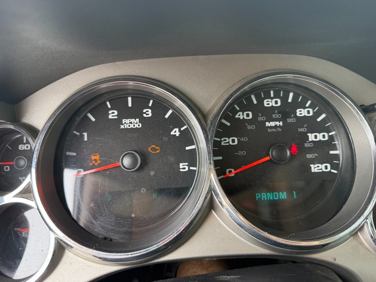 2012-chevrolet-3500-image-11