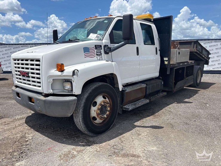 2006-gmc-c7500-crew-cab-flatbed-dump-truck-image-1