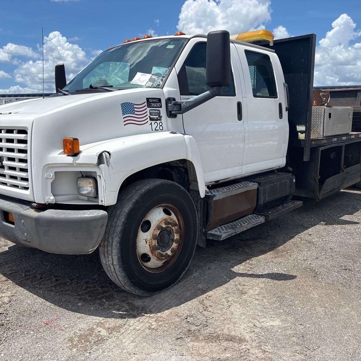 2006 GMC C7500 Crew Cab Flatbed Dump Truck