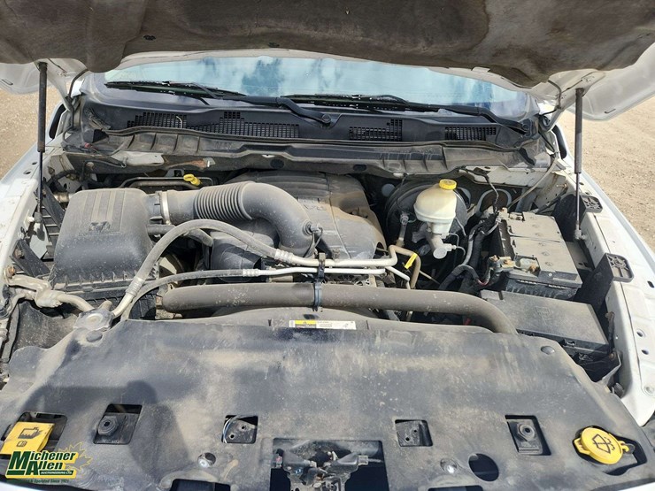2013-dodge-1500-image-27