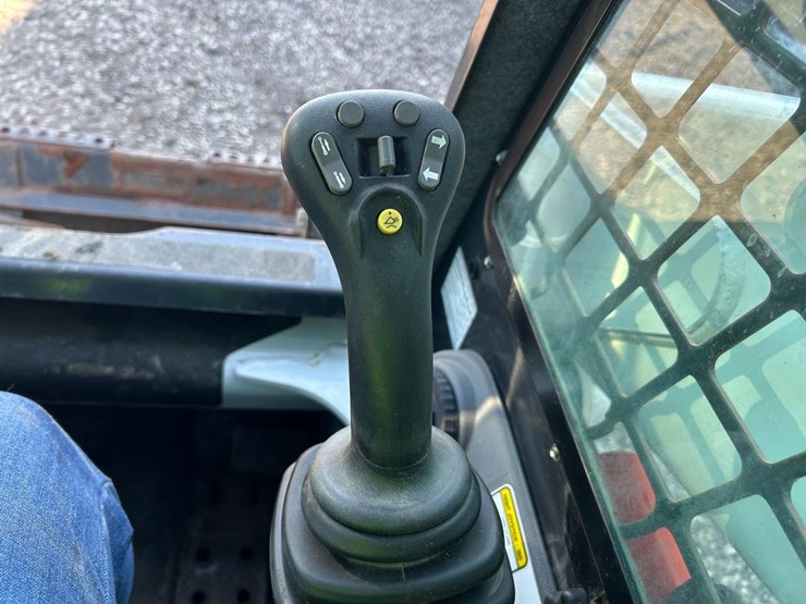bobcat-t300-image-21